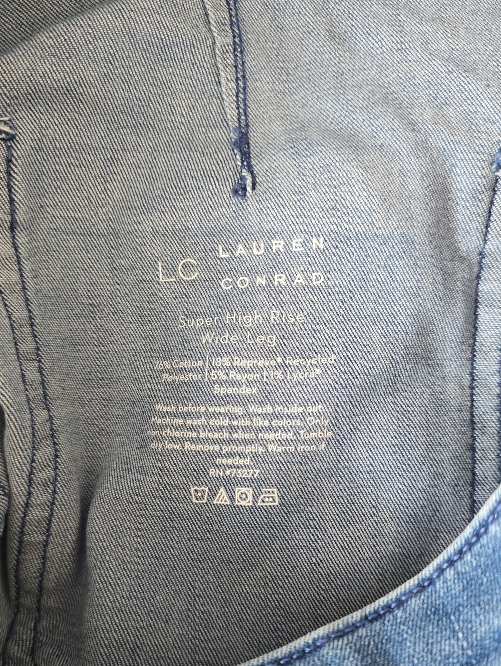 Cropped Lauren Conrad Size 4 High-Rise Blue Women’s Button-Accent Jeans - Picture 3 of 5